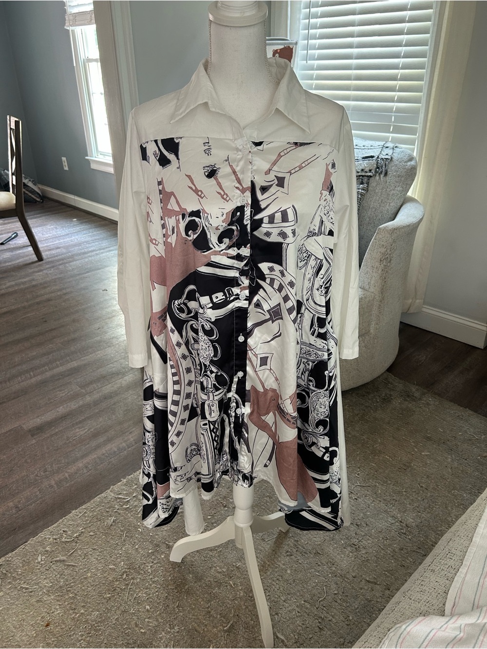 Gracia White Button-Up Blouse